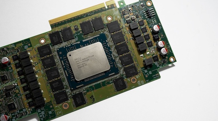 Intel e High performance computing: MIC contro GPGPU