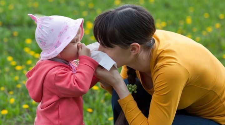 Esporre le madri ai microbi diminuisce le allergie dei bambini