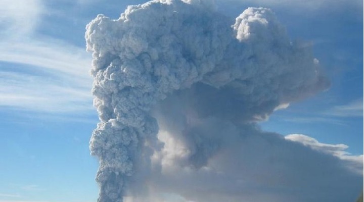 Director de Sernageomin asegura que nube volcánica dará la vuelta al mundo