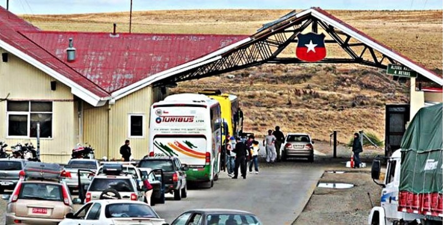 Excepción. Autorizan el tránsito de chilenos residentes en Punta Arenas y Puerto Natales
