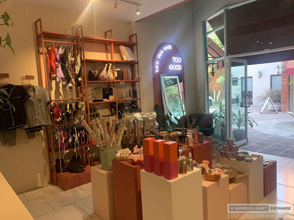 comprar | Un concept store / showroom | MX974810-3
