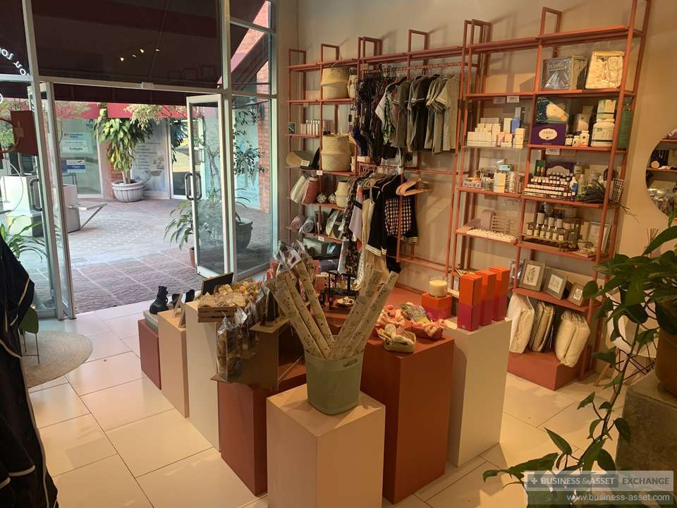 comprar | Un concept store / showroom | MX974810-8